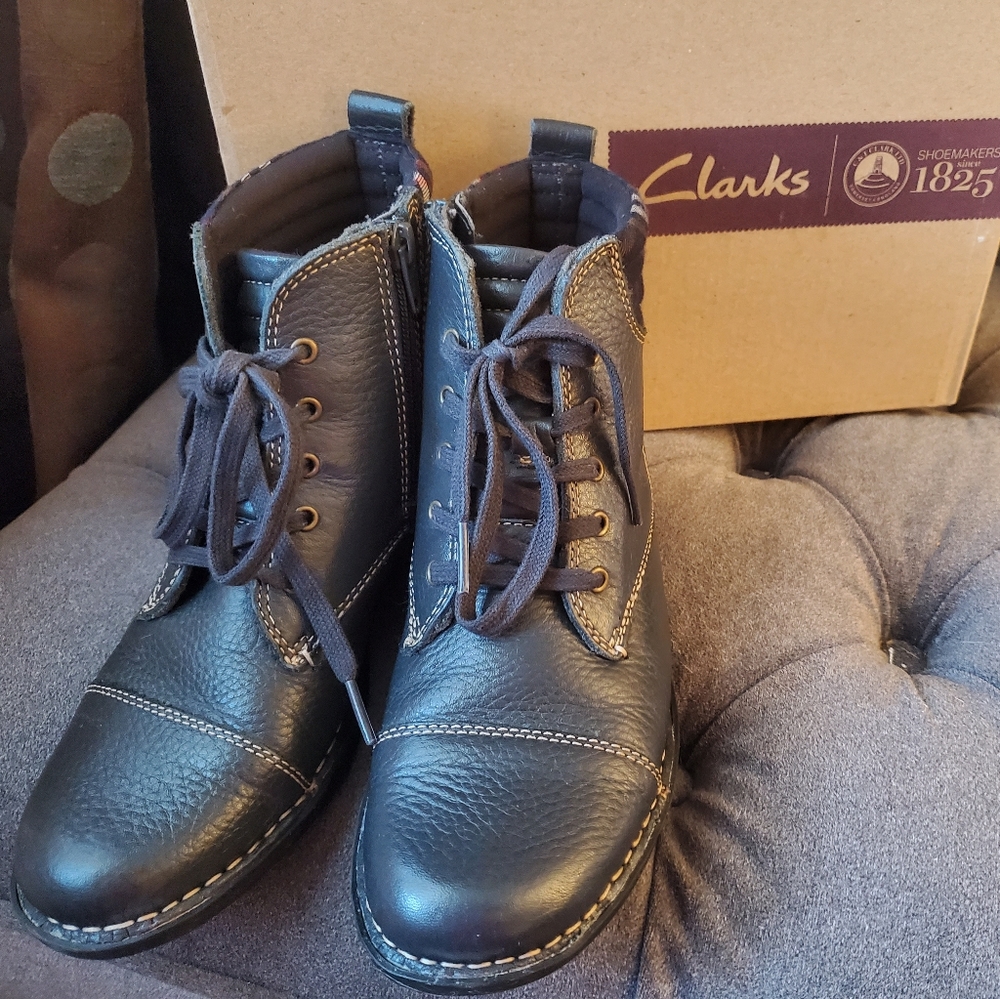 Clark's Whistle Bea high top shoes